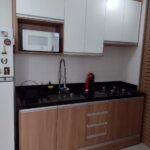 COZINHA-AMADEIRADA-E-BRANCO.jpg